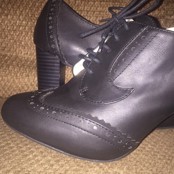 Studio Paolo Black Ankle Heels - Picture 5 of 7